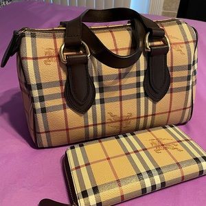 BURBERRY Boston bag